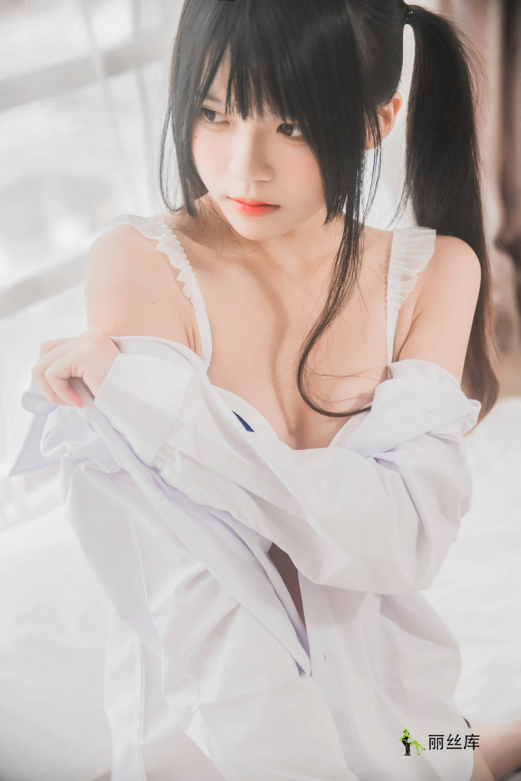 桜桃喵-白衬衫双马尾1_丽丝库